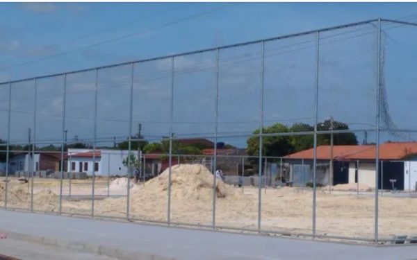 Prefeitura de Barras segue avançando na construção da praça dos residenciais