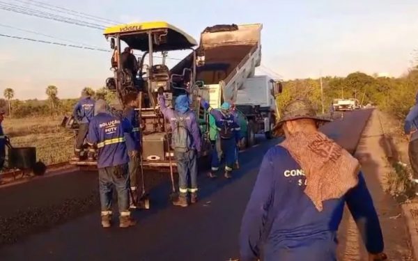 Asfaltamento em Barras contempla Bairros Floresta e Pedrinhas, na PI 110